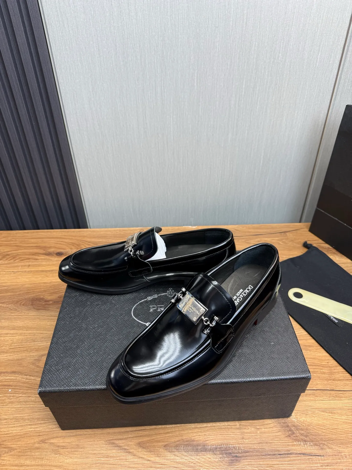 Factory price 520💰 Dolce&G .DG men's loafers👞 Classic and fashionable style, embellished with personalized DG logo. Imported cowhide, open-edge beaded cowhide, cowhide lining, original non-slip and wear-resistant outsole Size: 39-44 (customized at 38.45)